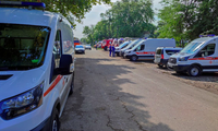 Các xe cứu thương tập trung ở Azovskoye, sau khi xảy ra loạt nổ trên bán đảo Crimea ngày 16/8