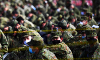 Các binh lính của lực lượng phòng vệ Nhật Bản. (Ảnh: Reuters)