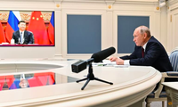 Tổng thống Nga Vladimir Putin trong cuộc hội đàm trực tuyến với Chủ tịch Trung Quốc Tập Cận Bình tháng 6/2021. (Ảnh: Reuters)