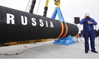 Đường ống dẫn khí đốt của Nga khi đang được lắp đặt. (Ảnh: AP)