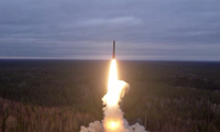 Một tên lửa đạn đạo liên lục địa Yars của Nga được phóng trong chiến dịch tập trận