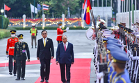 Thủ tướng Thái Lan chủ trì lễ đón Chủ tịch nước Nguyễn Xuân Phúc ngày 16/11. (Ảnh: Nguyễn Hồng)