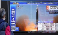 Tên lửa rơi xuống vùng biển cách bờ biển Nhật khoảng 200km. (Ảnh: Reuters)