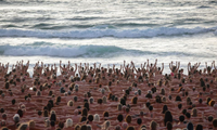 2.500 người cùng chụp ảnh khoả thân tập thể trên bãi biển Sydney