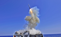 Tàu khu trục tên lửa dẫn đường Barry của Hải quân Mỹ phóng tên lửa Tomahawk trên Địa Trung Hải tháng 3/2021. (Ảnh: Hải quân Mỹ)