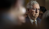 Ông Mitch McConnell
