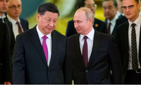 Chủ tịch Trung Quốc Tập Cận Bình và Tổng thống Nga Vladimir Putin trong dịp gặp năm 2019. (Ảnh: AP)
