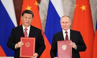 Tổng thống Nga Vladimir Putin và Chủ tịch Trung Quốc Tập Cận Bình tại lễ ký kết các thỏa thuận hợp tác trong Điện Kremlin ngày 21/3. (Ảnh: Sputnik)
