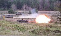 Xe tăng Leopard 2 khai hoả trong một cuộc tập trận