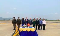 Lễ hồi hương hài cốt quân nhân Mỹ tại sân bay Đà Nẵng ngày 10/4. (Ảnh: ĐSQ Mỹ)