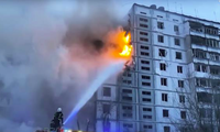 Toà nhà ở thành phố Uman bốc cháy trong đợt tấn công ngày 28/4