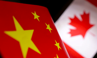 Quốc kỳ Trung Quốc và Canada