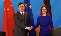 Ngoại trưởng Trung Quốc Tần Cương trong cuộc gặp người đồng cấp Đức Annalena Baerbock. (Ảnh: Getty)
