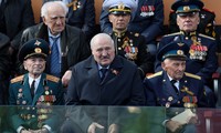 Tổng thống Belarus Alexander Lukashenko trong lễ kỷ niệm chiến thắng ở Nga