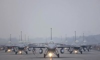 12 tiêm kích F-16 của Đài Loan. (Ảnh: Reuters)