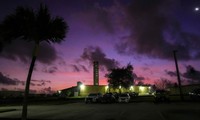 Tháp kiểm soát thuộc căn cứ không quân Andersen của Mỹ trên đảo Guam. (Ảnh: NYT)