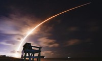 Tên lửa SpaceX đưa vệ tinh Starlink lên quỹ đạo ngày 14/5. (Ảnh: AP)