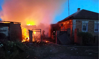 Một đám cháy ở Belgorod sau đợt pháo kích. (Ảnh: Reuters)