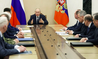 Tổng thống Nga Vladimir Putin trong cuộc họp với các quan chức an ninh ngày 26/6. (Ảnh: Sputnik)