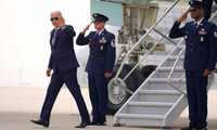 Tổng thống Mỹ Joe Biden đến sân bay quốc tế O'Hare ở Chicago ngày 28/6. (Ảnh: AP)