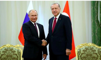 Tổng thống Nga Vladimir Putin (trái) và người đồng cấp Thổ Nhĩ Kỳ Tayyip Erdogan. (Ảnh: Getty)