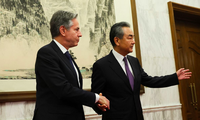 Ngoại trưởng Mỹ Antony Blinken trong cuộc gặp Uỷ viên Bộ Chính trị Trung Quốc Vương Nghị tại Bắc Kinh ngày 19/6. (Ảnh: Xinhua)