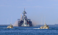 Các tàu Hải quân Nga gần cảng Sevastopol ngày 16/2/2022. (Ảnh: Reuters) 
