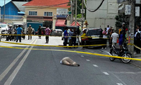 Nạn nhân bị bắn chết trên phố. (Ảnh: Khmer Times)