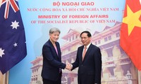 Ngoại trưởng Úc Penny Wong gặp Bộ trưởng Ngoại giao Bùi Thanh Sơn trong chuyến thăm Việt Nam hồi tháng 6. (Ảnh: Như Ý)