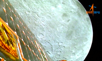 Hình ảnh cận cảnh Mặt trăng do camera của tàu đổ bộ Chandrayaan-3 chụp. (Ảnh: ISRO)