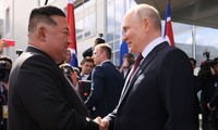 Tổng thống Nga Vladimir Putin và Chủ tịch Triều Tiên Kim Jong Un trong cuộc gặp ngày 13/9 tại vùng Viễn Đông của Nga. (Ảnh: Sputnik)