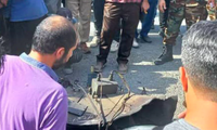 Xác vật thể rơi xuống đường phố Gorgan sau sự cố quân sự ngày 18/9. (Ảnh: i24news)