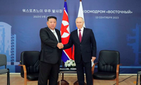 Lãnh đạo Triều Tiên và Nga trong cuộc gặp ngày 13/9. (Ảnh: Reuters)
