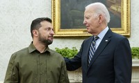 Tổng thống Ukraine Volodymir Zelensky gặp Tổng thống Mỹ Joe Biden tại Nhà Trắng ngày 21/9. (Ảnh: AP)