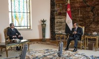 Ngoại trưởng Mỹ Antony Blinken trong cuộc gặp Tổng thống Ai Cập Abdel Fattah el-Sissi ngày 15/10. (Ảnh: AP)