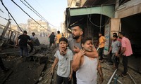 Gaza tiếp tục bị ném bom trong ngày 25/10. (Ảnh: Reuters)