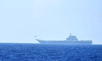 Tàu sân bay Sơn Đông của Hải quân Trung Quốc. (Ảnh: JMSDF)