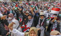 Tổ chức Hồi giáo Indonesia kêu gọi tẩy chay các loại hàng hoá và dịch vụ liên quan đến Israel. (Ảnh: EPA)