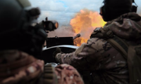 Lực lượng Ukraine bắn đạn pháo về hướng Bakhmut tháng 10/2023. (Ảnh: Getty)
