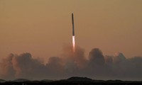 Tên lửa siêu nặng Starship của SpaceX được phóng lên từ Texas ngày 18/11. (Ảnh: AP)