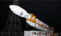 Tên lửa mang vệ tinh trinh sát Malligyong-1 của Triều Tiên lên quỹ đạo ngày 27/11. (Ảnh: KCNA)