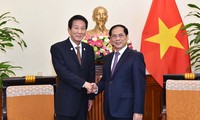 Bộ trưởng Ngoại giao Bùi Thanh Sơn tiếp Đại sứ đặc biệt Nhật Bản – Việt Nam Sugi Ryotaro. (Ảnh: Mofa)