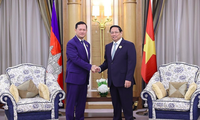 Thủ tướng Phạm Minh Chính gặp Thủ tướng Campuchia Hun Manet nhân dịp tham dự Hội nghị Cấp cao ASEAN - Hội đồng Hợp tác Vùng Vịnh (GCC) tháng 10/2023. (Ảnh: TTXVN) 