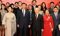 Tổng Bí thư Nguyễn Phú Trọng và Tổng Bí thư, Chủ tịch Trung Quốc Tập Cận Bình gặp gỡ nhân sỹ, thế hệ trẻ Việt - Trung