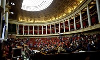 Quốc hội Pháp thông qua dự luật về siết chặt quy định nhập cư ngày 19/12. (Ảnh: Reuters)