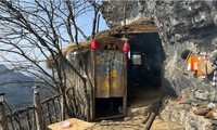 Căn lều nơi trên núi Liu Youwen đang ở. (Ảnh: CNN)
