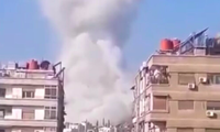 Khu vực ở thủ đô Damascus, Syria, vừa bị Israel tấn công. (Ảnh: Times of Israel)