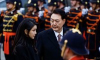 Tổng thống Hàn Quốc Yoon Suk Yeol và Phu nhân Kim Keon Hee. (Ảnh: Reuters)