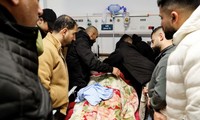Một người Palestine thiệt mạng trong chiến dịch tấn công tại bệnh viện do nhóm lính biệt kích Israel thực hiện. (Ảnh: Reuters)
