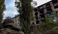Một tòa nhà dân cư bị hư hại ở thị trấn Avdiivka, vùng Donetsk, Ukraine, ngày 17/10/2023. (Ảnh: Reuters)